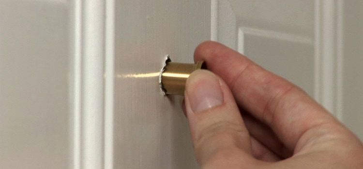 peephole door repair in Avenal